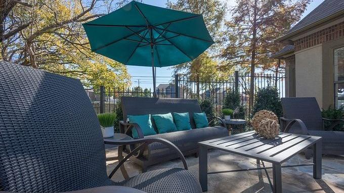 Chimney Hill Apartments, Dallas - (see pics & AVAIL)